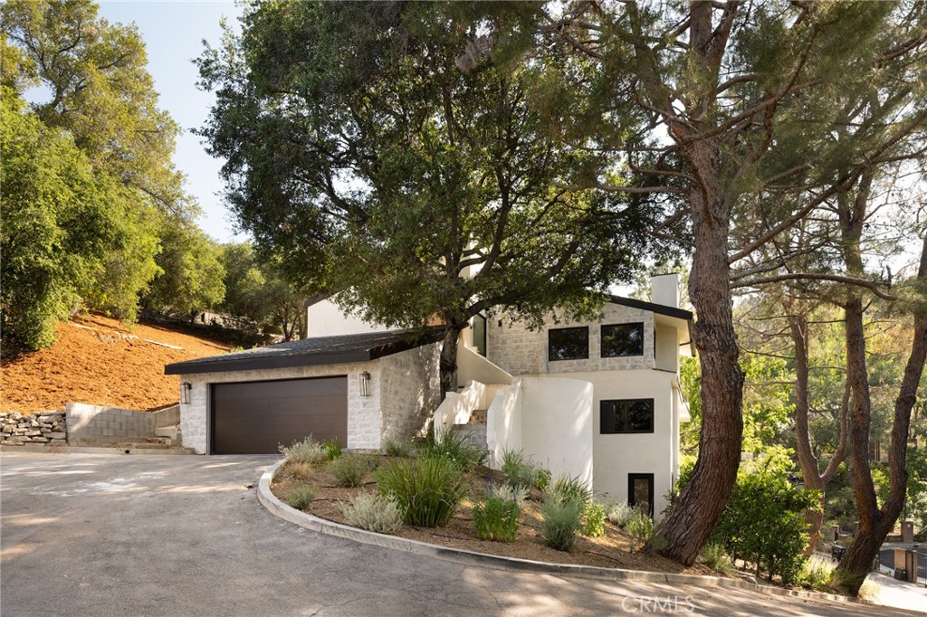 Properties 1 3534 Mound View Avenue