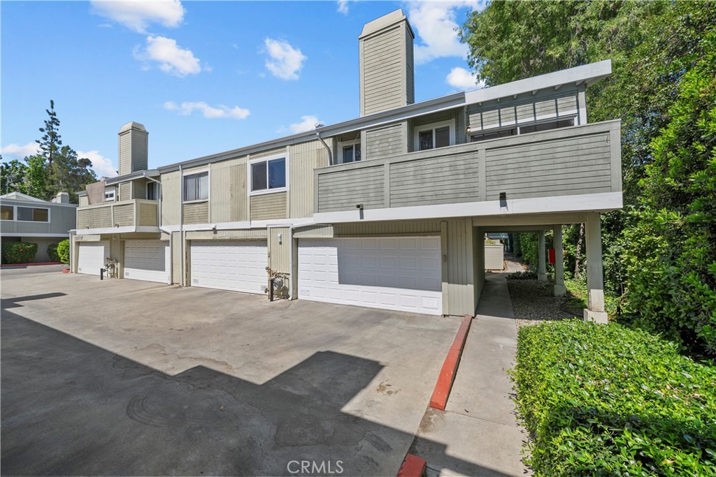 22117 Burbank 5