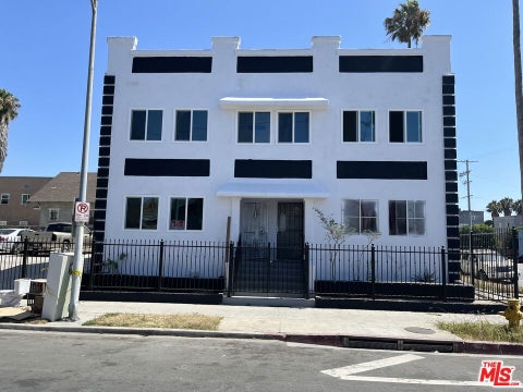 Photo of 456 W 52nd Street, Los Angeles, CA 90037 (MLS # 26994479)