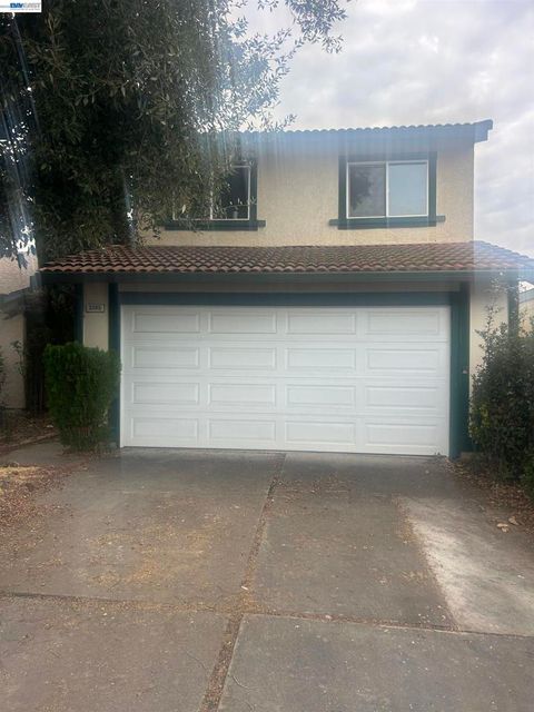 Photo of 3205 Muir Ct, Antioch, CA 94509 (MLS # 41123861)