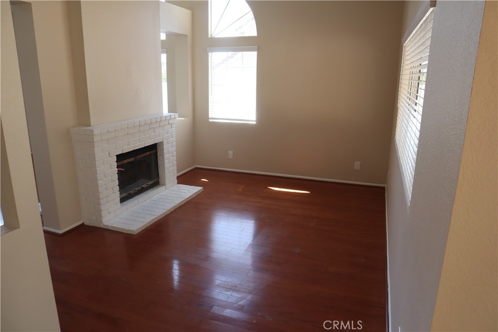 42015 Roanoake Street