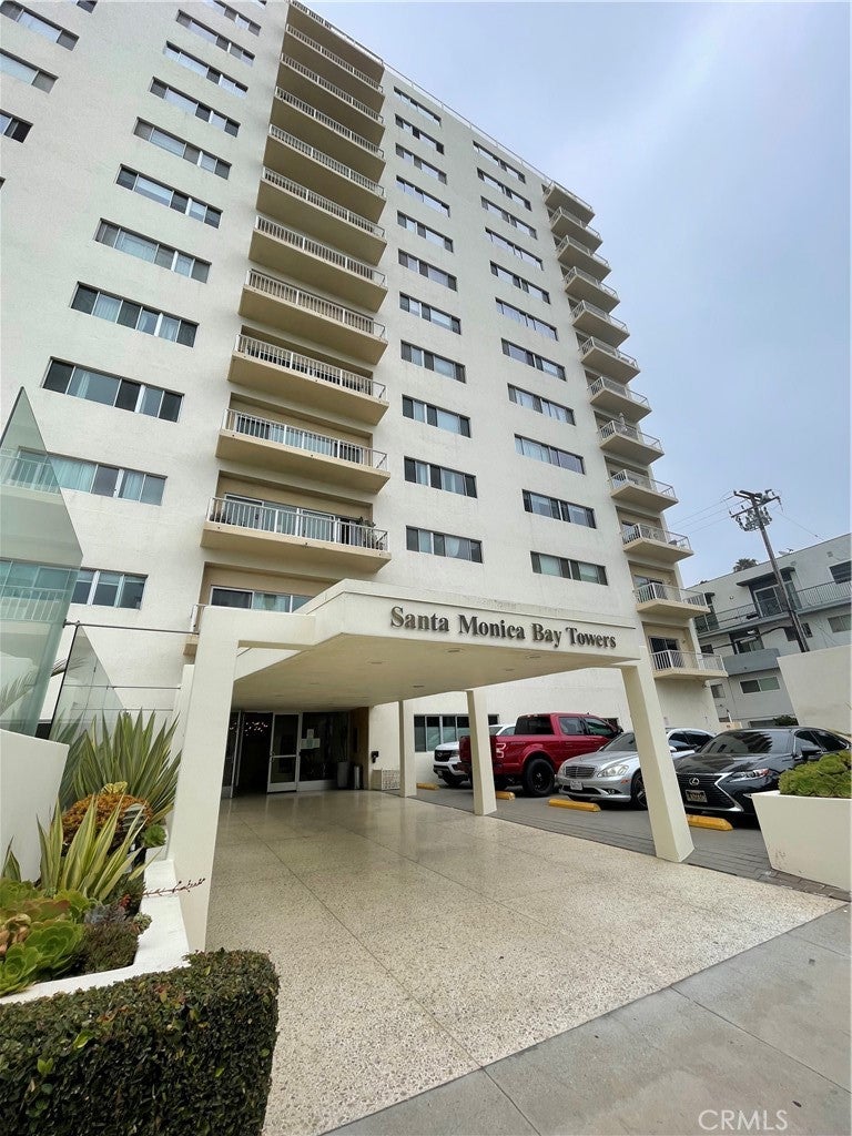 Photo of 101 California AVE #1104, Santa Monica, CA 90403 (MLS # DW26150042)
