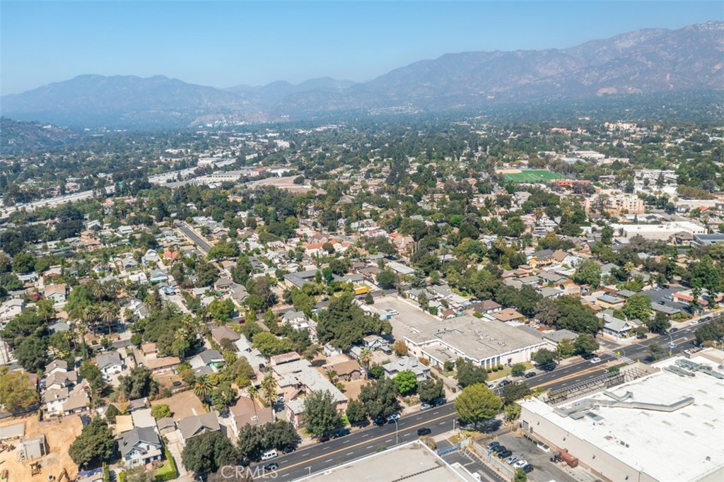 Pasadena, California, 91103, United States, 2 Bedrooms Bedrooms, ,2 BathroomsBathrooms,Residential,Active,2007959