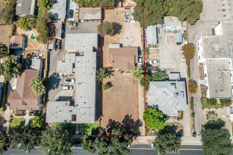 Photo of 823 N Orange Grove Boulevard, Pasadena, CA 91103 (MLS # CV26003806)