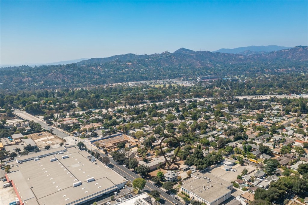 Pasadena, California, 91103, United States, 2 Bedrooms Bedrooms, ,2 BathroomsBathrooms,Residential,Active,2007959