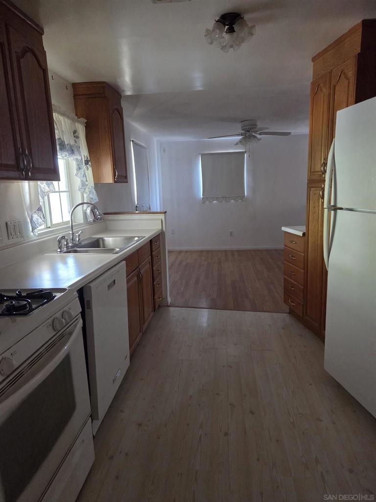 2550 E Valley Parkway 122
