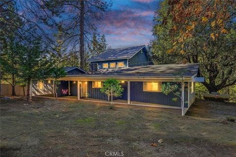 Photo of 50722 Chu Ranch Rd, Oakhurst, CA 93644 (MLS # FR25271563)