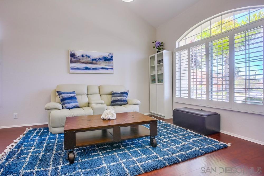 473 Avenida Canora