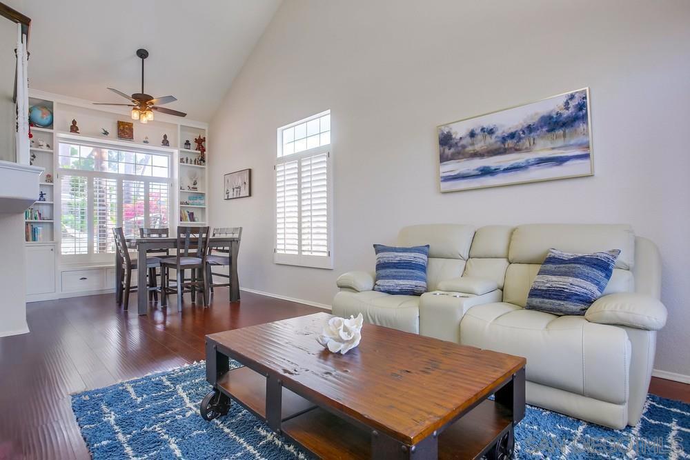 473 Avenida Canora