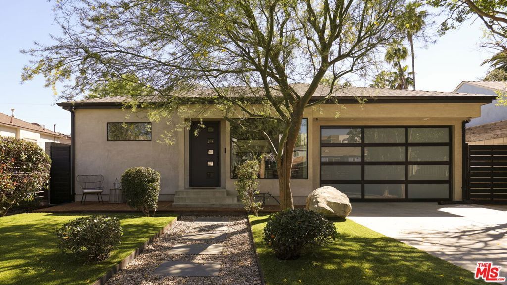 Photo of 14644 Vose Street, Van Nuys, CA 91405 (MLS # 26656725)