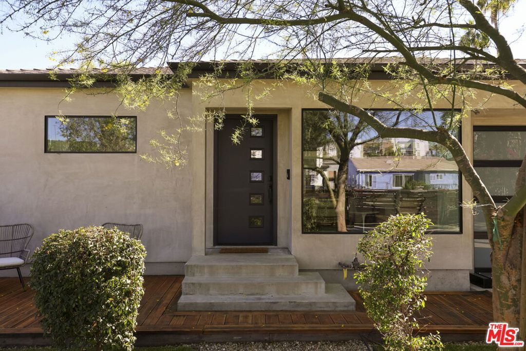 Photo of 14644 Vose Street, Van Nuys, CA 91405 (MLS # 26656725)