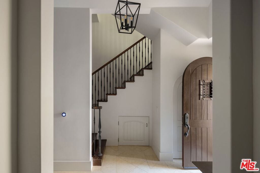 11937 W Sunset Boulevard 4