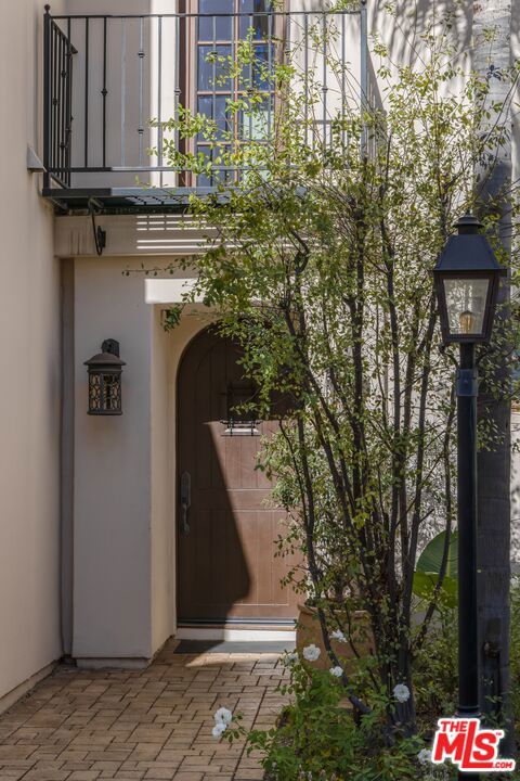 Photo of 11937 W Sunset Boulevard #4, Los Angeles, CA 90049 (MLS # 26997961)