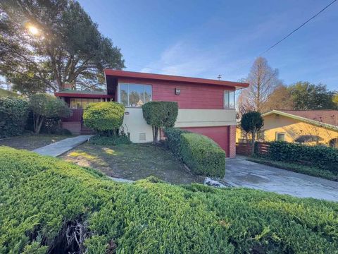Photo of 8530 Terrace Dr Dr, El Cerrito, CA 94530 (MLS # 41120804)