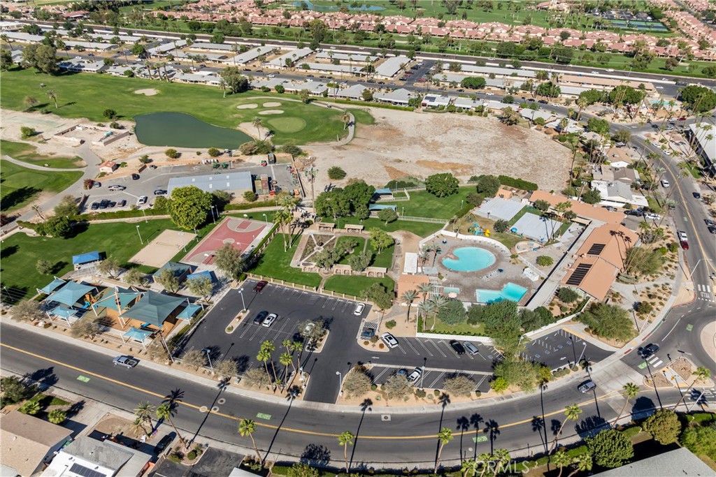 Palm Desert Country Club (32417) - Residential