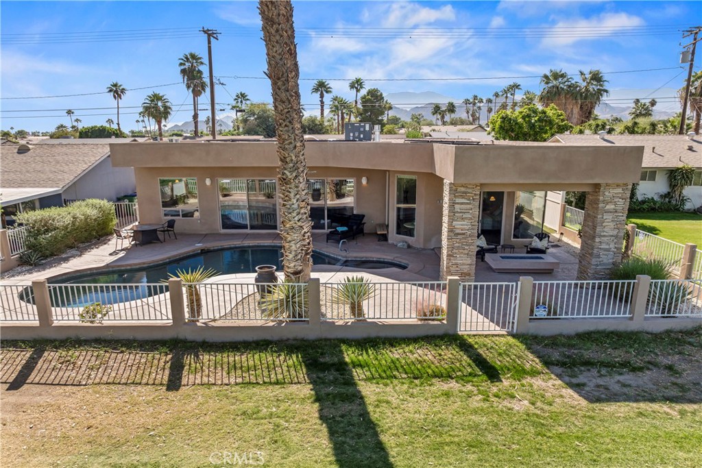 Palm Desert Country Club (32417) - Residential