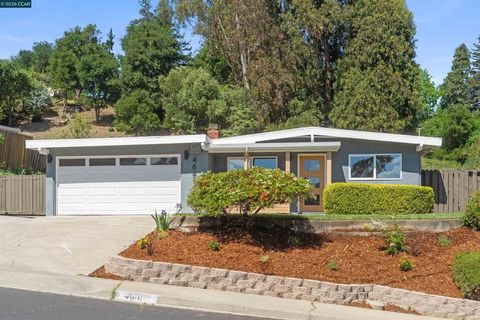 Photo of 4661 Driftwood Ct Ct, El Sobrante, CA 94803 (MLS # 41129753)