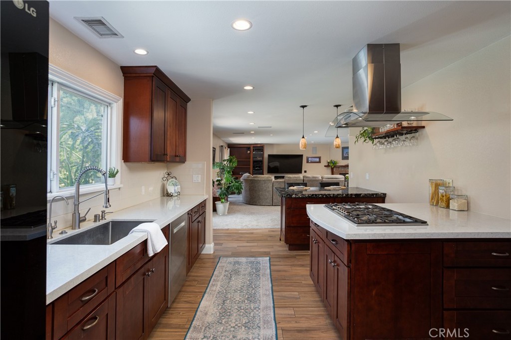 3131 Lincoln Way
