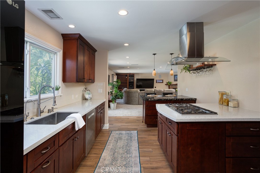 3131 Lincoln Way