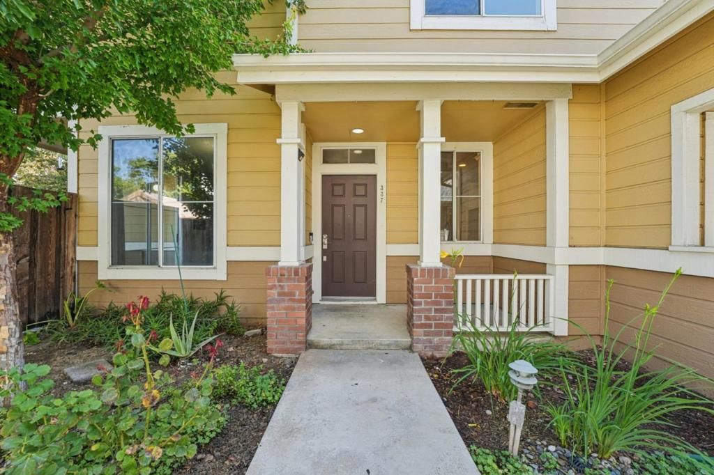 Photo of 337 Ballymore Circle, San Jose, CA 95136 (MLS # ML82024661)