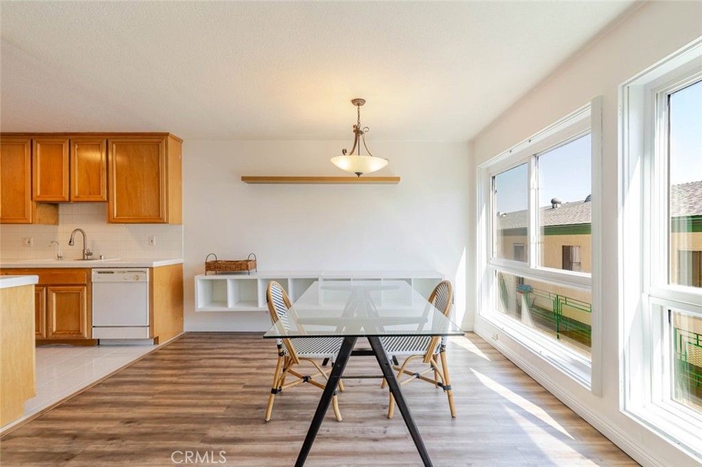 Photo of 13543 Moorpark Street #7, Sherman Oaks, CA 91423 (MLS # GD25243113)