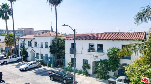 Photo of 3421 S Norton Avenue, Los Angeles, CA 90018 (MLS # 25631653)