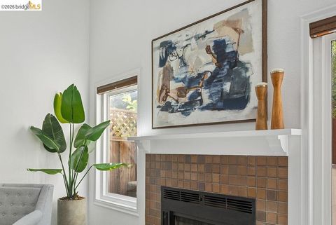 Tiny photo for 2407 Twinflower Ct CT, Martinez, CA 94553 (MLS # 41142206)