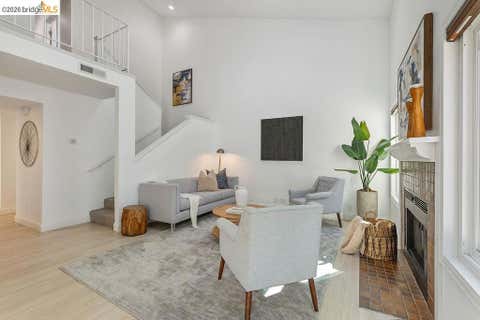 Tiny photo for 2407 Twinflower Ct CT, Martinez, CA 94553 (MLS # 41142206)
