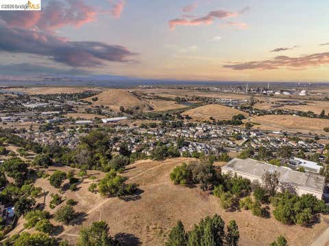 Tiny photo for 2407 Twinflower Ct CT, Martinez, CA 94553 (MLS # 41142206)