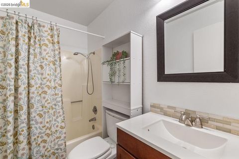 Tiny photo for 2407 Twinflower Ct CT, Martinez, CA 94553 (MLS # 41142206)