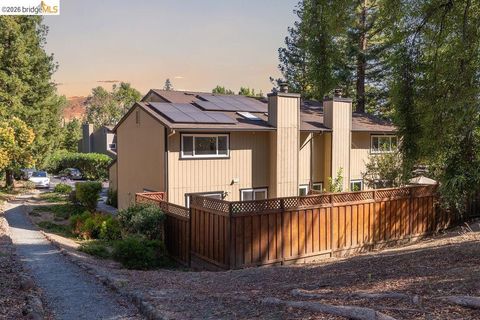 Tiny photo for 2407 Twinflower Ct CT, Martinez, CA 94553 (MLS # 41142206)