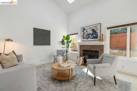 Tiny photo for 2407 Twinflower Ct CT, Martinez, CA 94553 (MLS # 41142206)