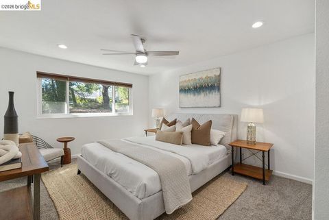 Tiny photo for 2407 Twinflower Ct CT, Martinez, CA 94553 (MLS # 41142206)