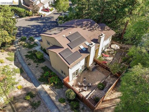 Tiny photo for 2407 Twinflower Ct CT, Martinez, CA 94553 (MLS # 41142206)
