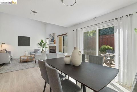Tiny photo for 2407 Twinflower Ct CT, Martinez, CA 94553 (MLS # 41142206)