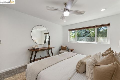 Tiny photo for 2407 Twinflower Ct CT, Martinez, CA 94553 (MLS # 41142206)