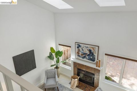 Tiny photo for 2407 Twinflower Ct CT, Martinez, CA 94553 (MLS # 41142206)