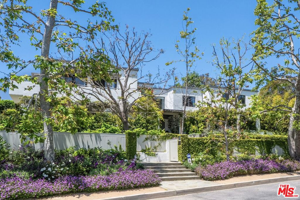 551 Amalfi Drive