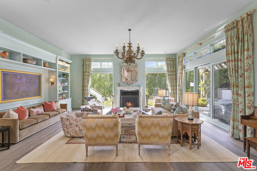 551 Amalfi Drive
