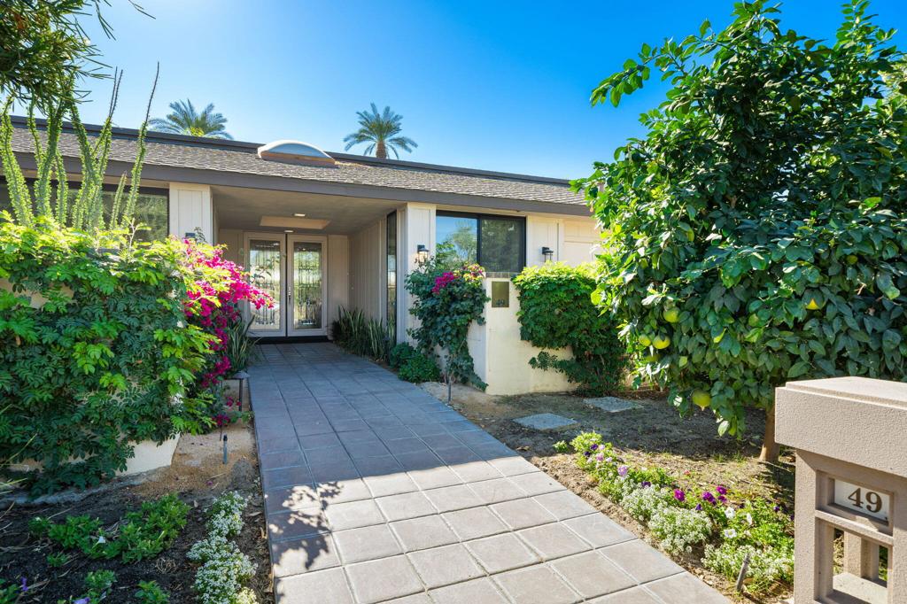 49 Columbia Drive