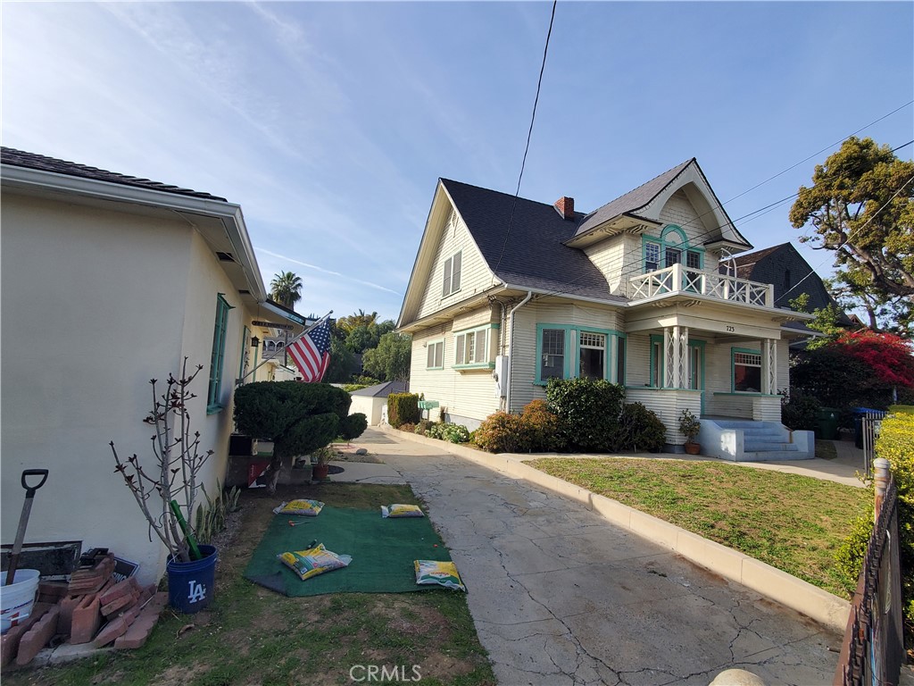 Properties 2 717 -723 E Kensington Road
