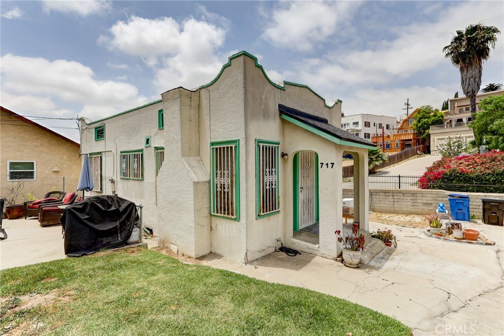 Properties 4 717 -723 E Kensington Road