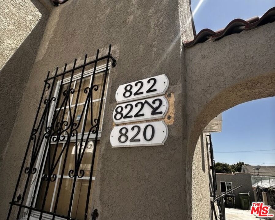 822 E 84th Place