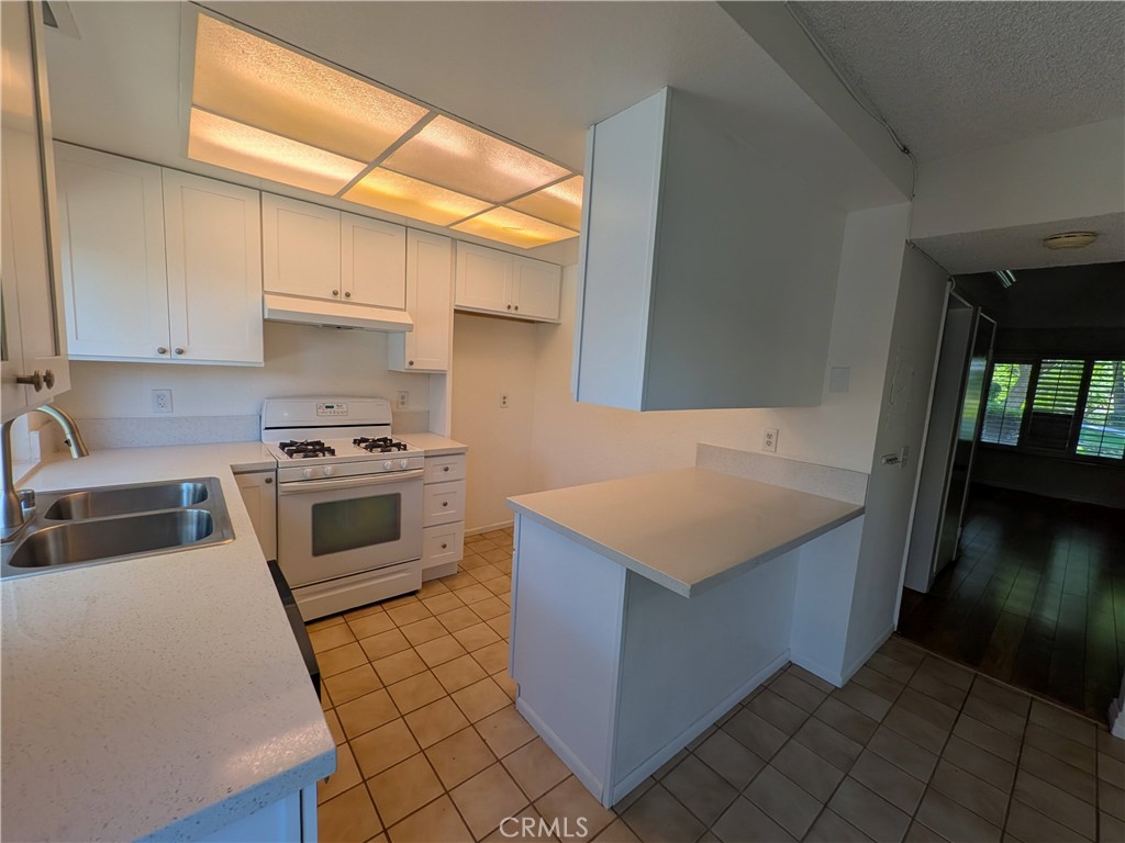 1266 Tarryglen Lane