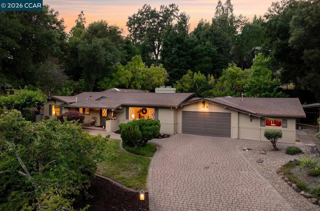 19 Valley Dr DR