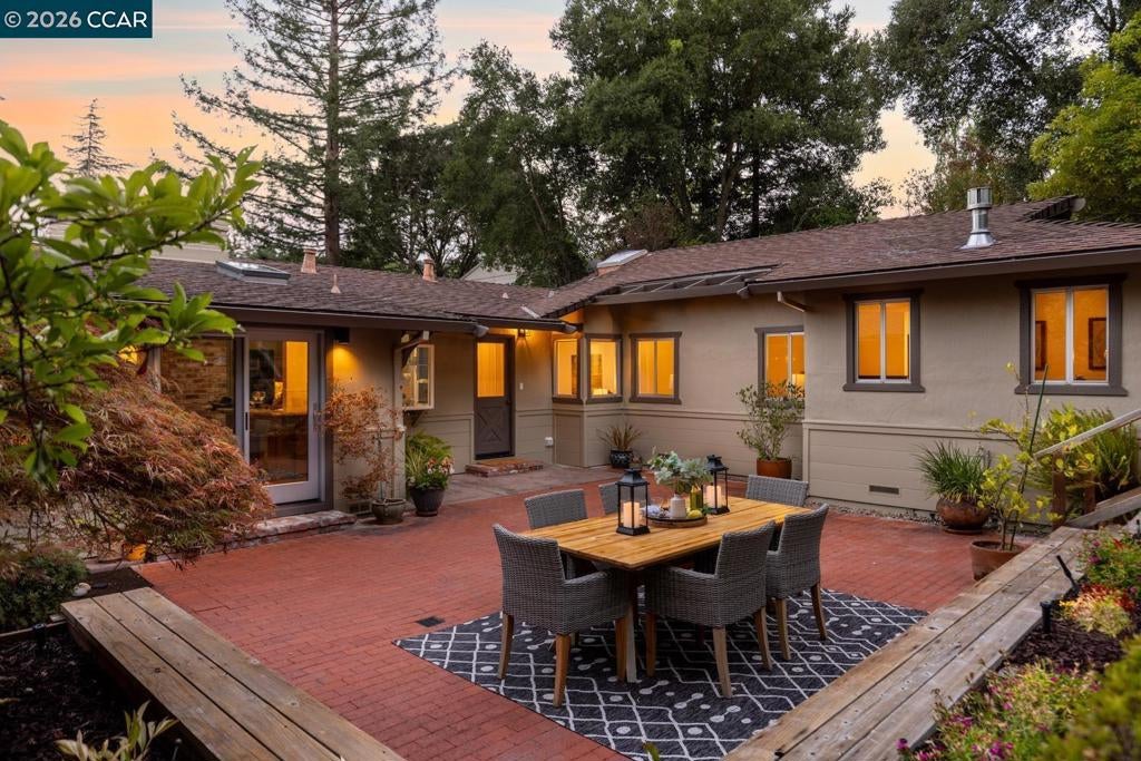 19 Valley Dr DR, Orinda CA 94563