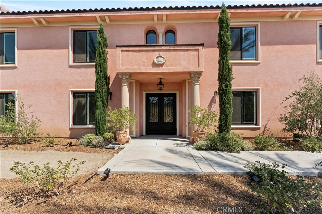 17190 Small Canyon Ln