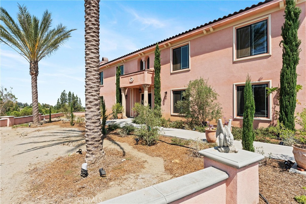 17190 Small Canyon Ln