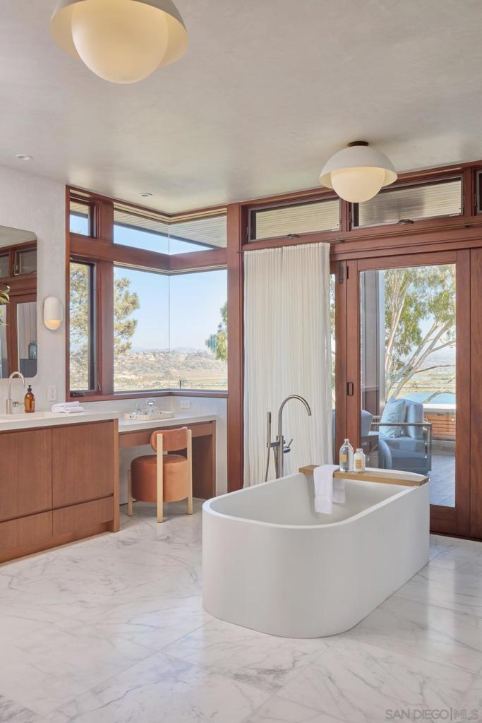 Del Mar - Residential