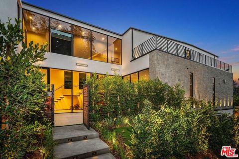 1200 Angelo Drive Beverly Hills CA 90210